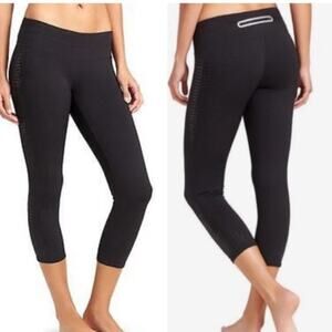 Athleta Sonar Gel Dot Black Cropped Capri Leggings